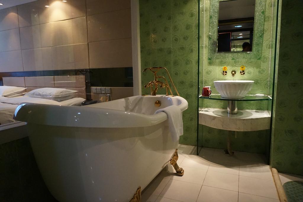 Tianzhi Hotel Cáp Nhĩ Tân Ngoại thất bức ảnh